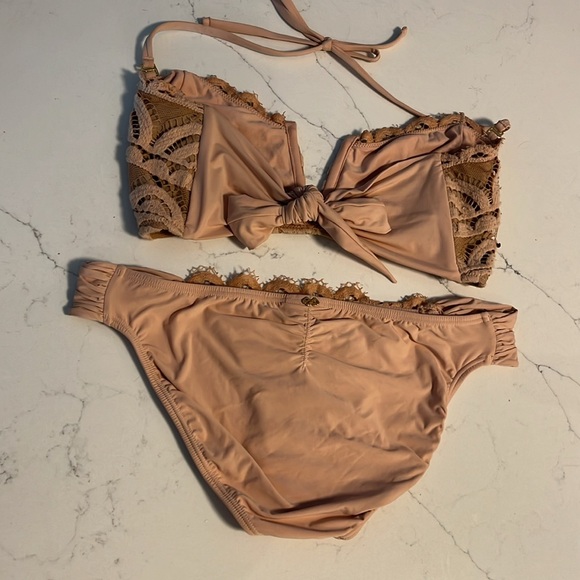 Pilyq Pink San V-Lace Bandeau top (D) and Pulyq Lace Fanned Bikini Bottom Sz L - Picture 7 of 10